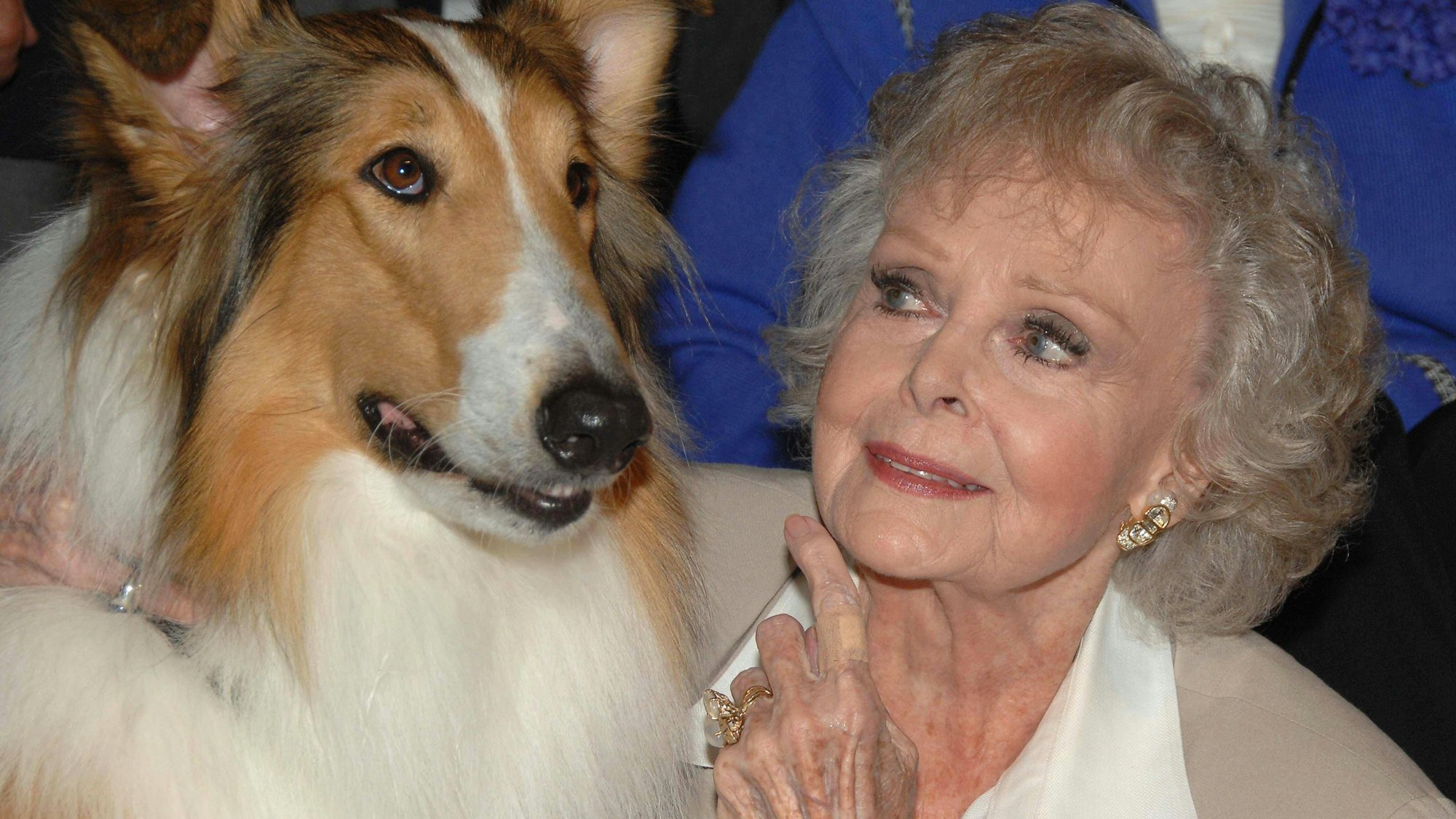 Schauspielerin June Lockhart mit Lassie.