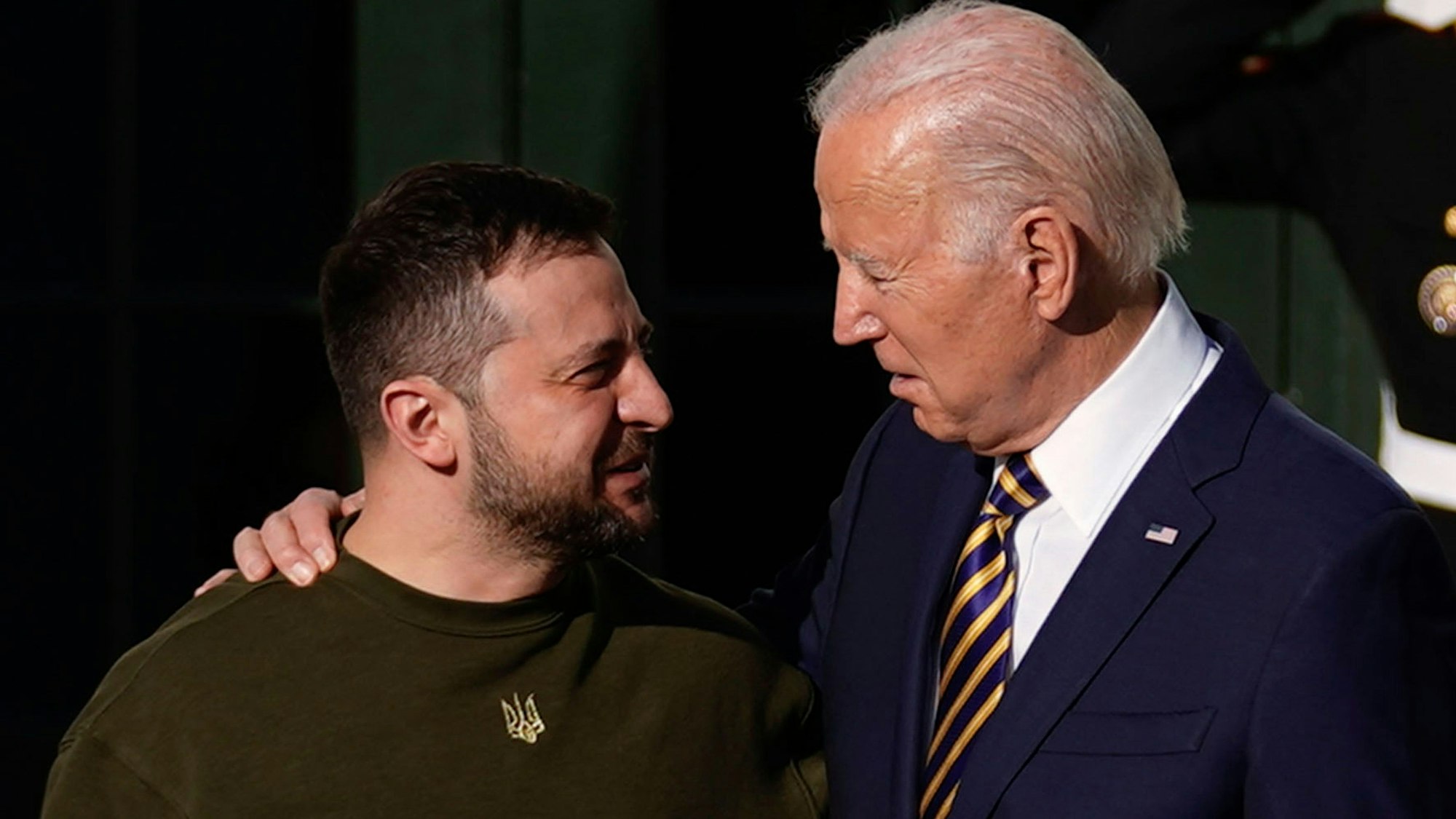 Joe Biden, Präsident der USA, begrüßt Wolodymyr Selenskyj im Dezember 2022.
