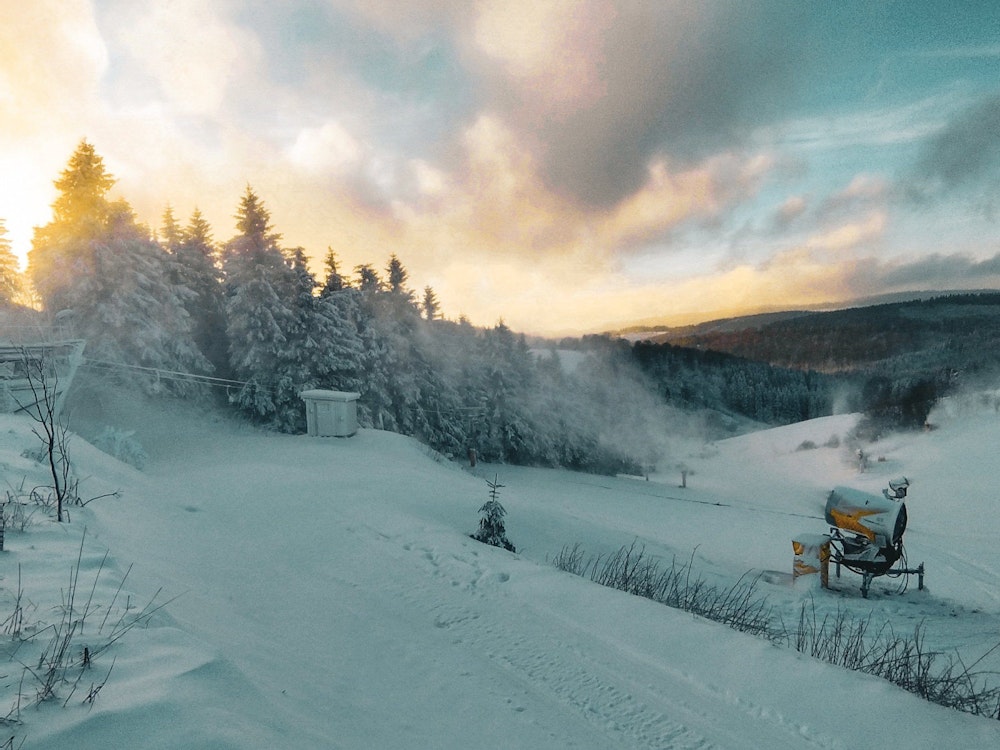 Pisten am Skiliftkarussell in Winterberg.
