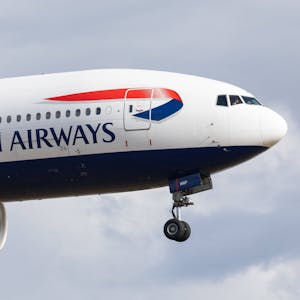 Eine Boeing 777 der Fluggesellschaft British Airways musste auf den Bermuda-Inseln notlanden. Es hatte einen medizinischen Notfall an Bord gegeben. (Symbolbild)