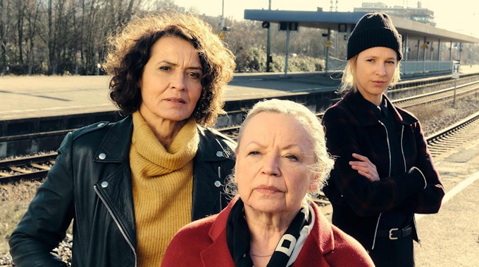 Lena Odenthal (Ulrike Folkerts), Johanna Stern (Lisa Bitter) mit Nikola Odenthal (Ursula Werner), zu Besuch in Ludwigshafen.