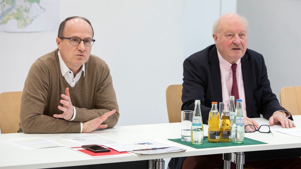 Pressekonferenz des Haus- und Grundbesitzervereins. Im Bild v.l.n.r. Thomas Tewes und Konrad Adenauer.