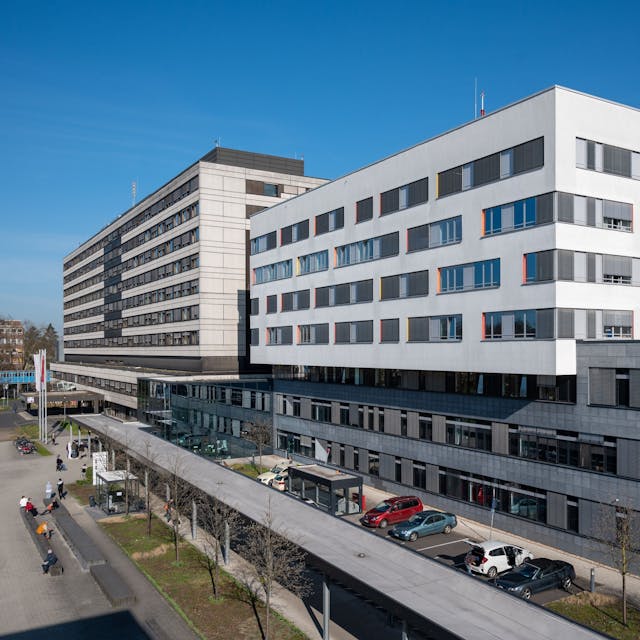 Das Bild zeigt das Gelände der Kliniken in Köln-Merheim.