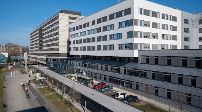 Das Foto zeigt das Krankenhaus in Merheim.