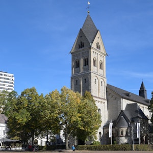 Die katholische Kirche St. Laurentius in Bergisch Gladbach.