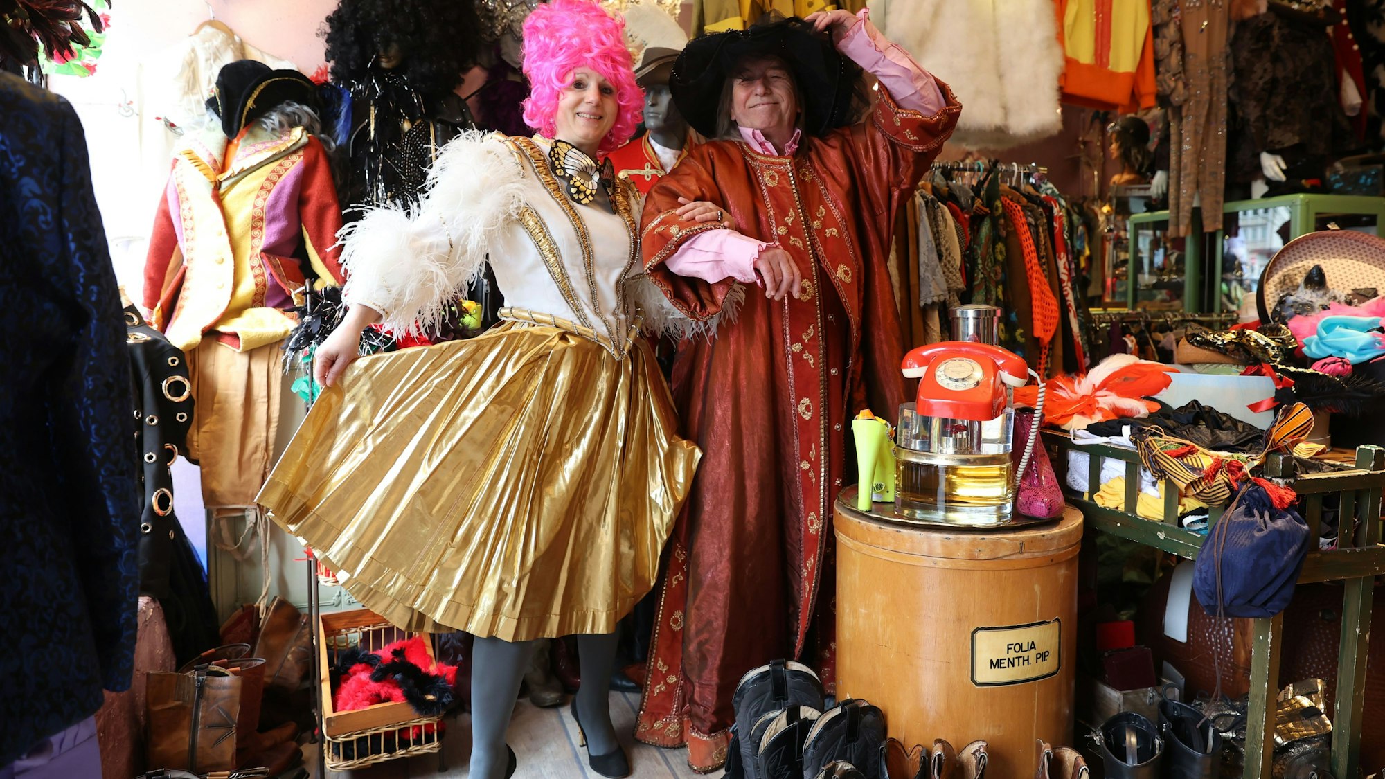 Secondhand-Kostüme: Wo man in Köln ausgefallene Verkleidung für Karneval  findet