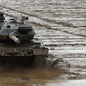 Ein Kampfpanzer der Bundeswehr vom Typ Leopard 2A6