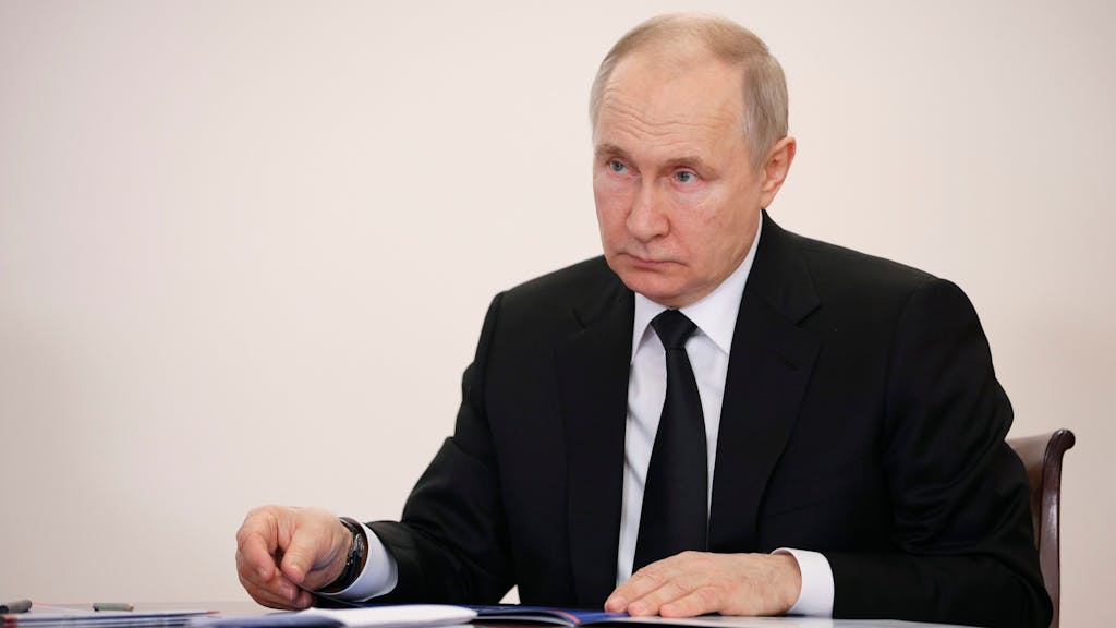 Russlands Präsident Wladimir Putin Mitte Januar in Ufa, Hauptstadt der Republik Baschkortostan: Wann ist für ihn die rote Linie überschritten?