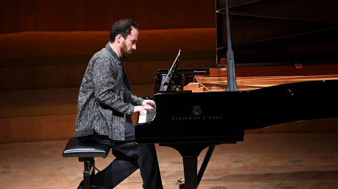 Pianist Igor Levit spielt in der Kölner Philharmonie.