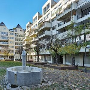 13.12.2022 Köln: Die Wohnbebauung an Groß St. Martin (Quartier um Groß Sankt Martin) wurde in den 1970er Jahren errichtet. Foto: Martina Goyert