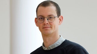 Dr. Daniel Mullis ist Geograph. Er forscht am Leibniz-Institut Hessische Stiftung Friedens- und Konfliktforschung zu Protest.