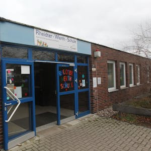 Der Eingang Rheidter-Werth-Schule in Niederkassel Rheidt.