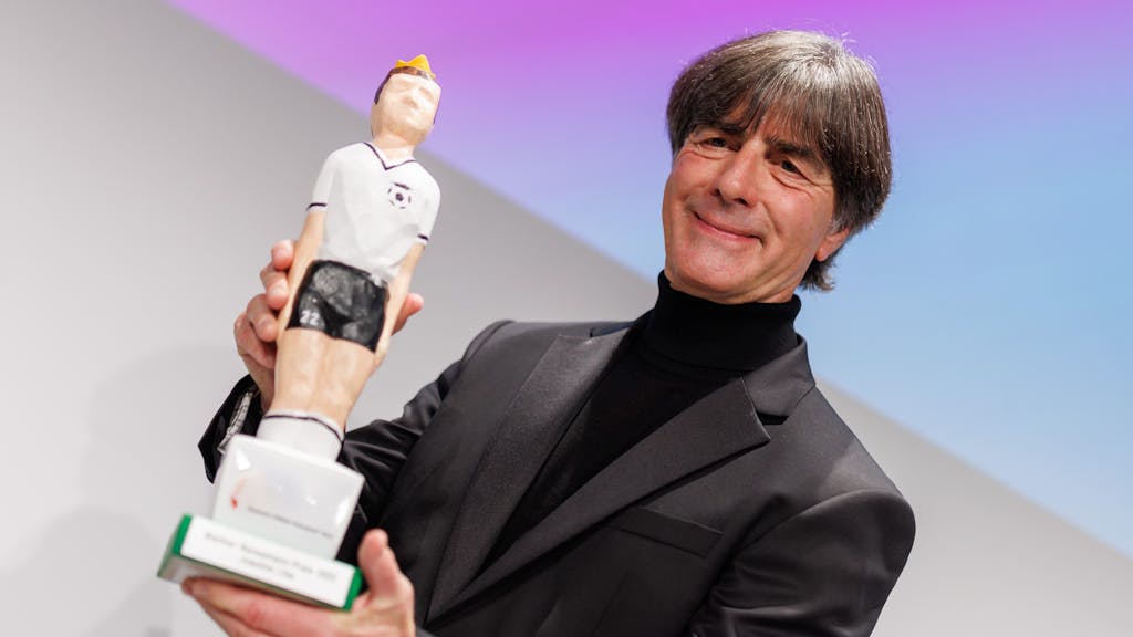 Joachim Löw erhält den Walther-Bensemann-Preis.