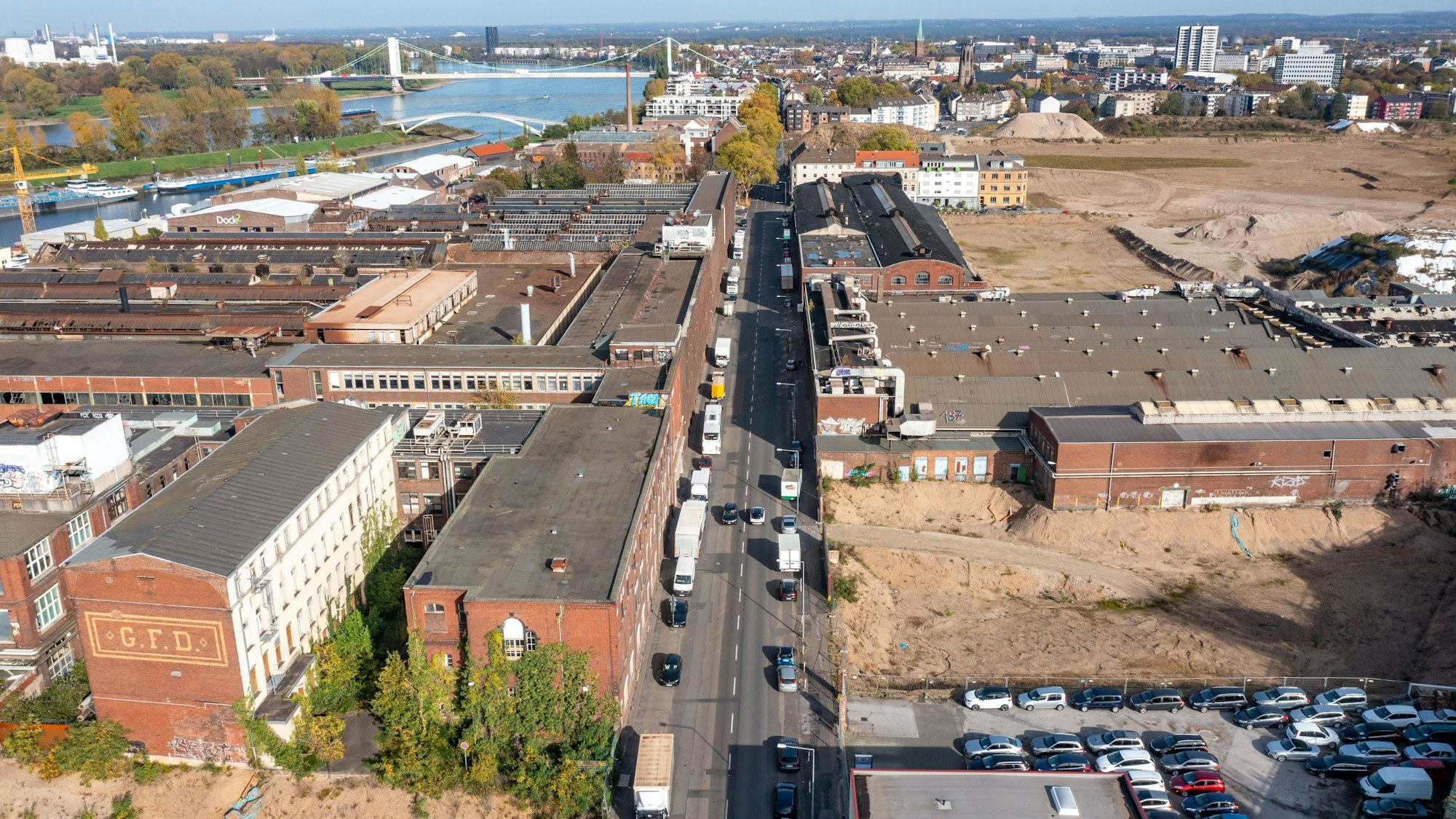 Blick am 30. Oktober 2022 auf die Deutz-Mülheimer-Straße.