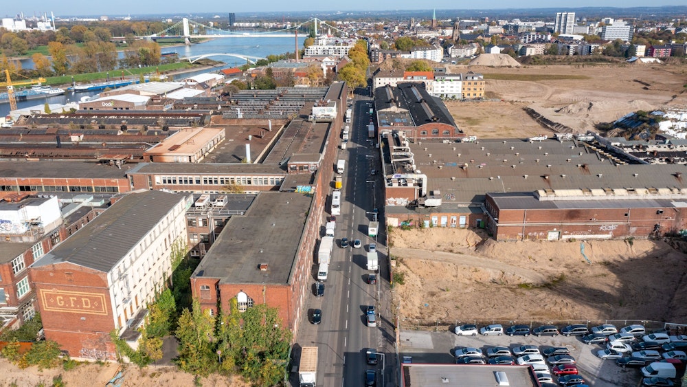 Blick am 30. Oktober 2022 auf die Deutz-Mülheimer-Straße.
