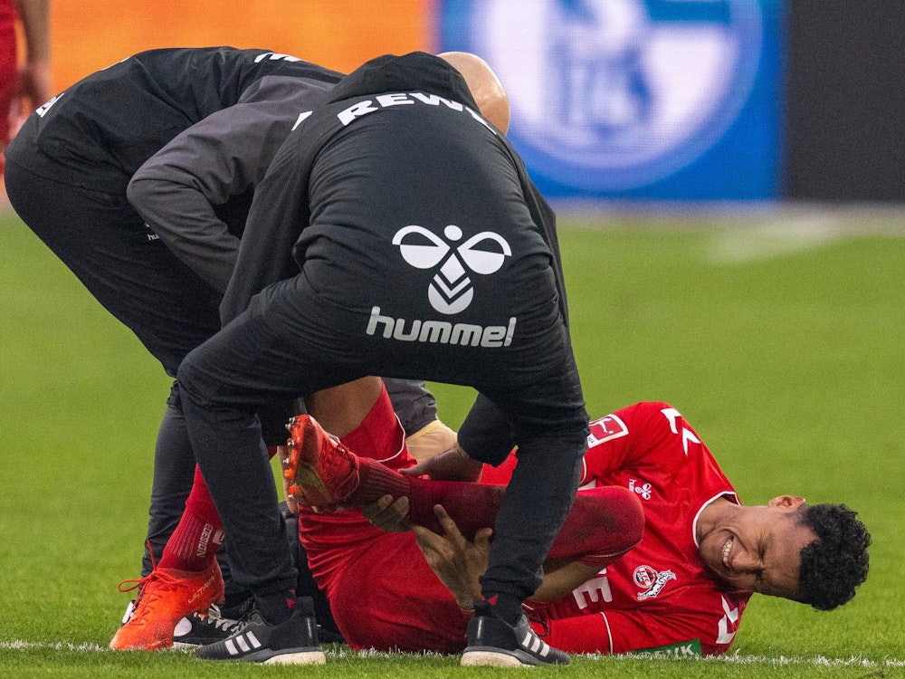 Kölns Davie Selke musste im Spiel gegen Schalke 04 verletzt ausgewechselt werden.