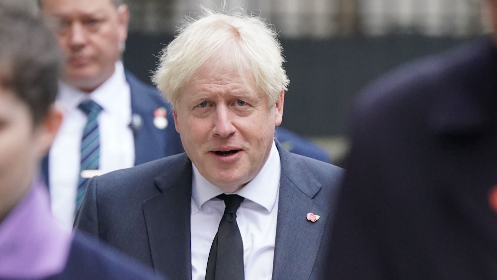 Boris Johnson, Ehemaliger Premierminister von Großbritannien, geht die Downing Street entlang.