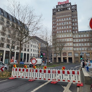 Heinrich-Heine-Platz – die Straße ist abgesperrt.
