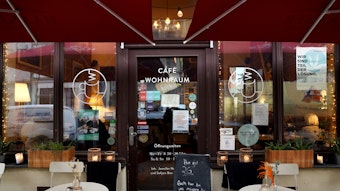 11.01.2022, Köln: Fürs Magazin das Café Wohnraum in Nippes auf der Neusser Straße.



Foto: Csaba Peter Rakoczy
