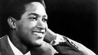 Sam Cooke lacht.