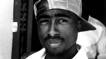 Tupac Shakur mit Cappy.