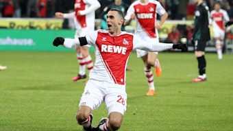 Ellyes Skhiri bejubelt sein Tor zum 6:1 gegen Werder Bremen.