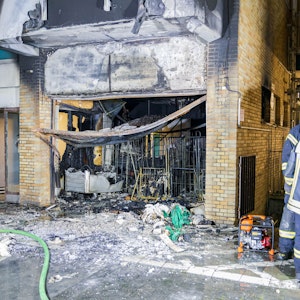 Brand am Evangelischen Krankenhaus in Köln-Lindenthal