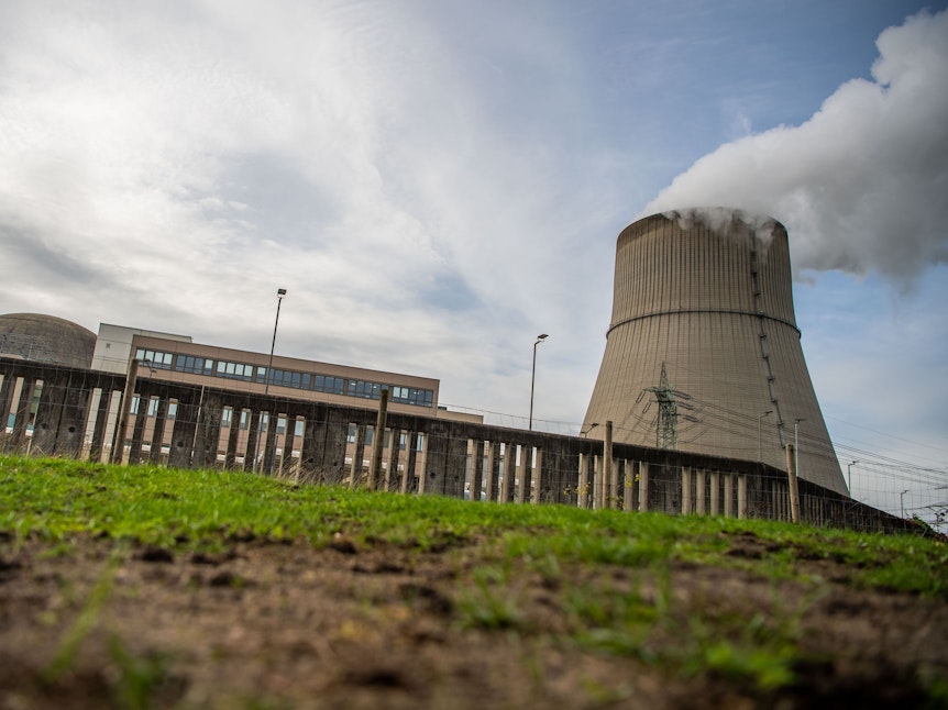 Blick auf das Atomkraftwerk Emsland im November 2022.