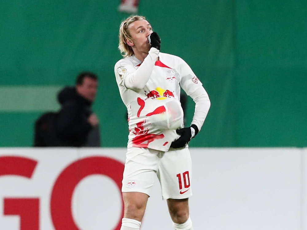 Emil Forsberg jubelt nach seinem Tor zum 1:0 für RB Leipzig im DFB-Pokal-Achtelfinale gegen die TSG Hoffenheim (3:1).