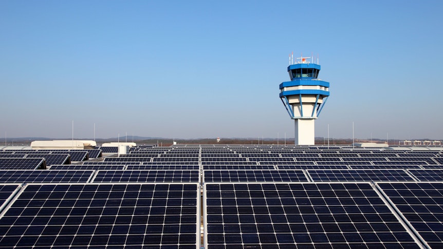 Solar-Anlagen am Flughafen Köln/Bonn.