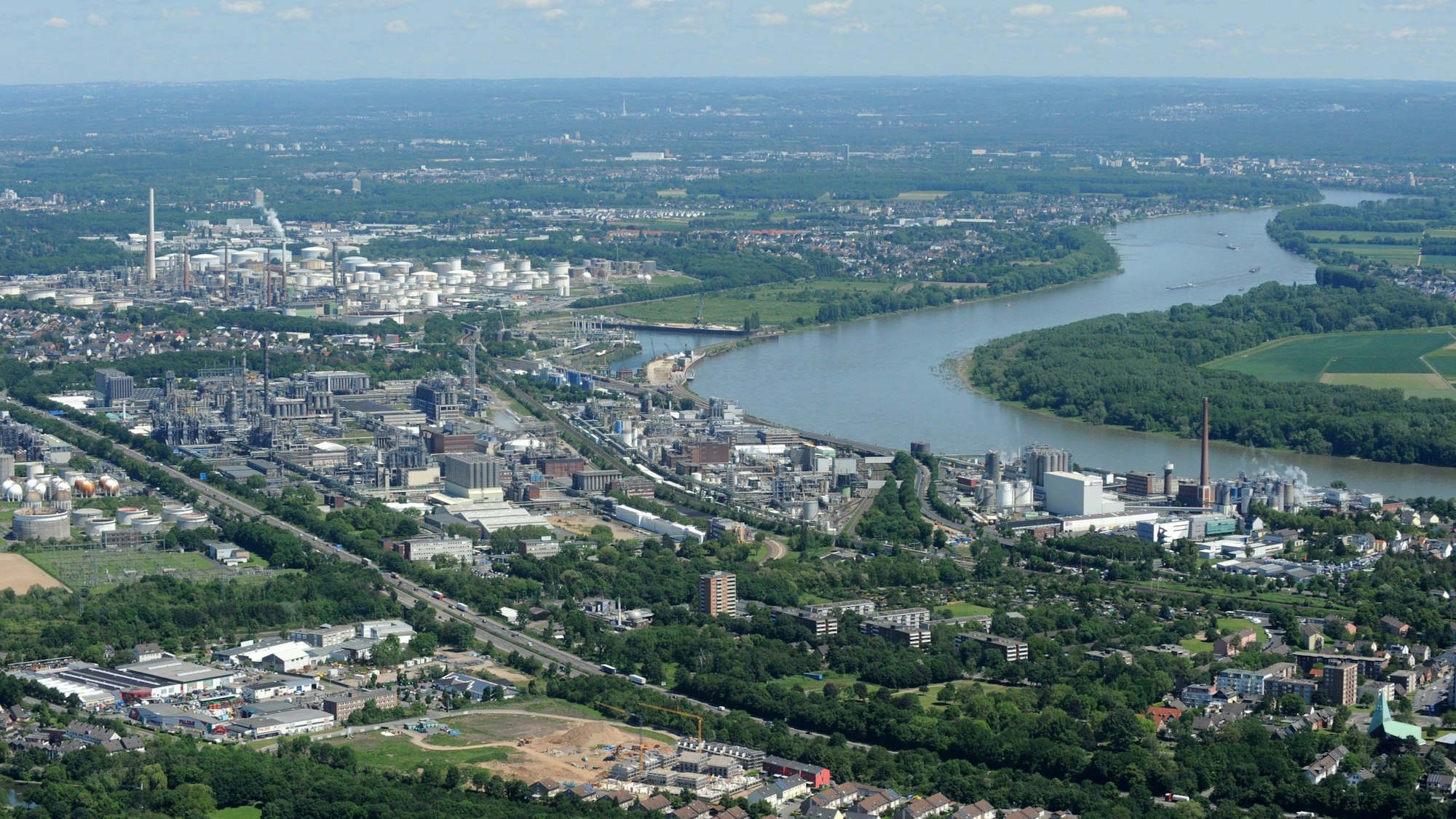 Blick auf den Rhein bei Wesseling