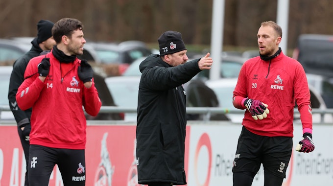 1. FC Köln, Training, von rechts: marvin Schwäbe, Steffen Baumgart (1. FC Köln), 27.01.2023, Bild: Herbert Bucco