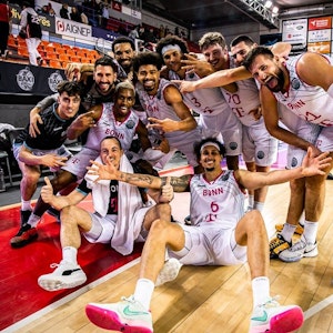 Mannschaftsfoto der Telekom Baskets.