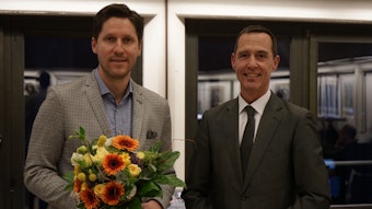 Das Foto zeigt Kerpens Bürgermeister Dieter Spürck und Dominik Laufs. Der Leichlinger war Anfang Februar zum Ersten Beigeordneten in Kerpen gewählt worden.
