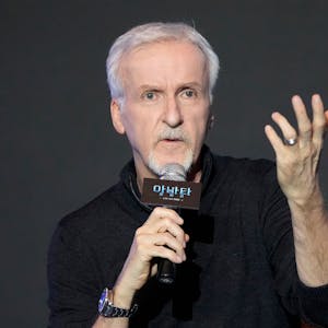 Regisseur James Cameron spricht während einer Pressekonferenz in Seoul.