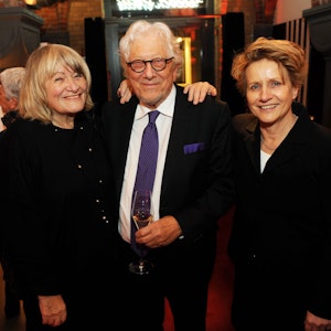 Heinz Holtmann 2019 bei der Feier seines 80. Geburtstags mit Alice Schwarzer und Bettina Flitner