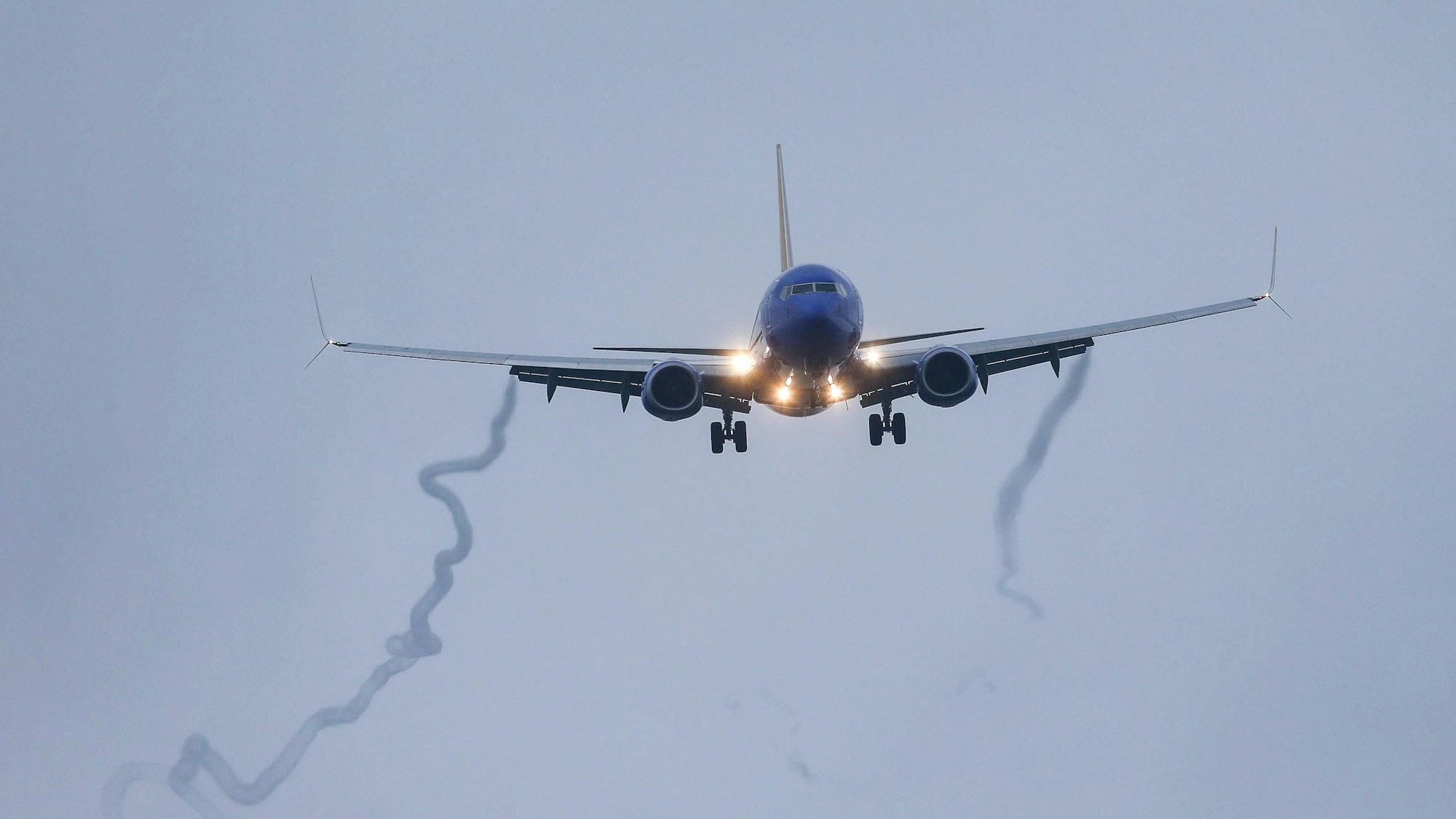 Eine Boeing 737 MAX 8 der Southwest Airlines im Landeanflug (Symbolbild).