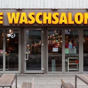 Außenansicht Café Waschsalon in der Ehrenstraße Köln