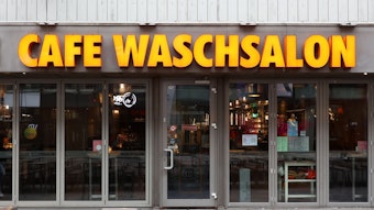 Außenansicht Café Waschsalon in der Ehrenstraße Köln