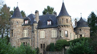 Außenansicht der Burg Dattenfeld.