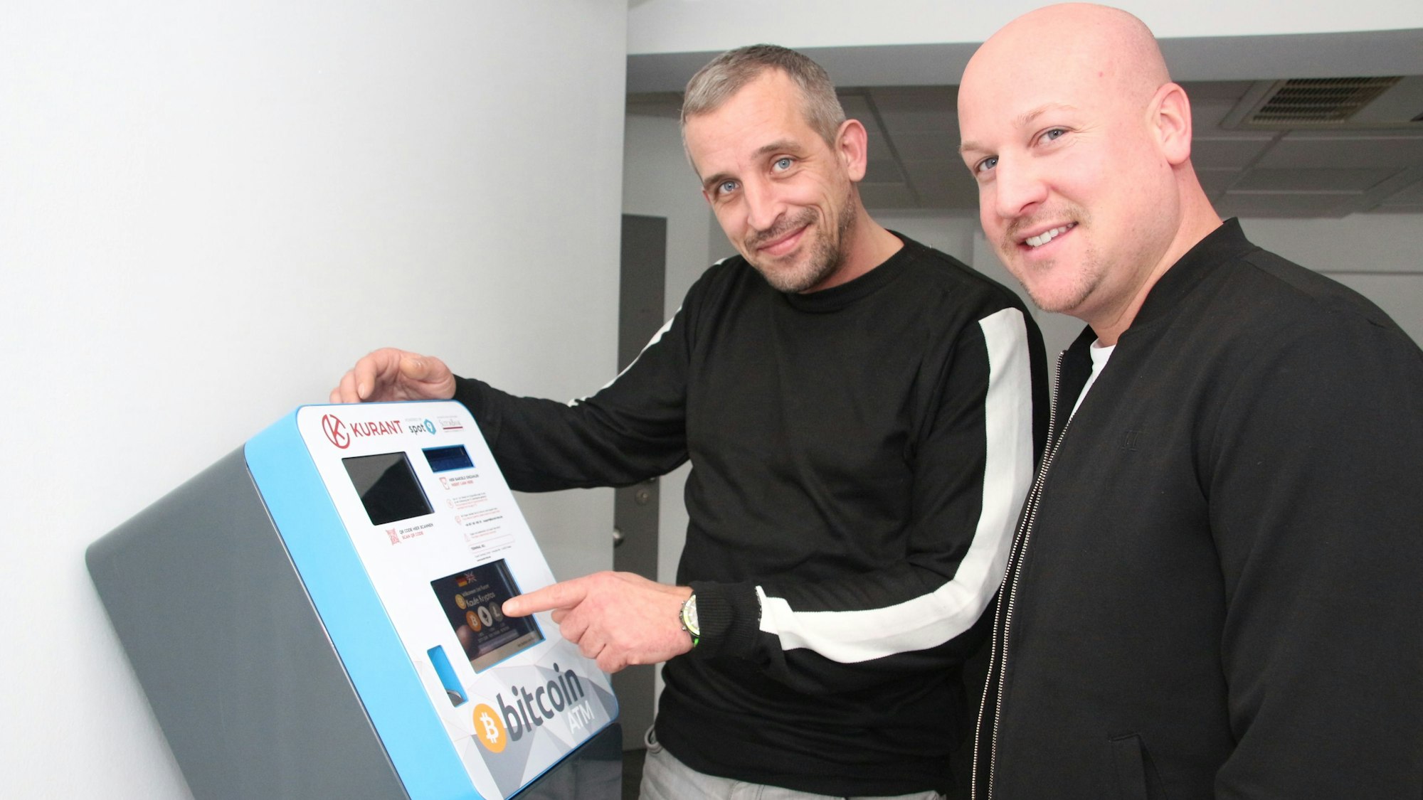 Bitcoin-Automat in Wipperfürth mit Christopher Gardeweg und Stefan Wasserfuhr