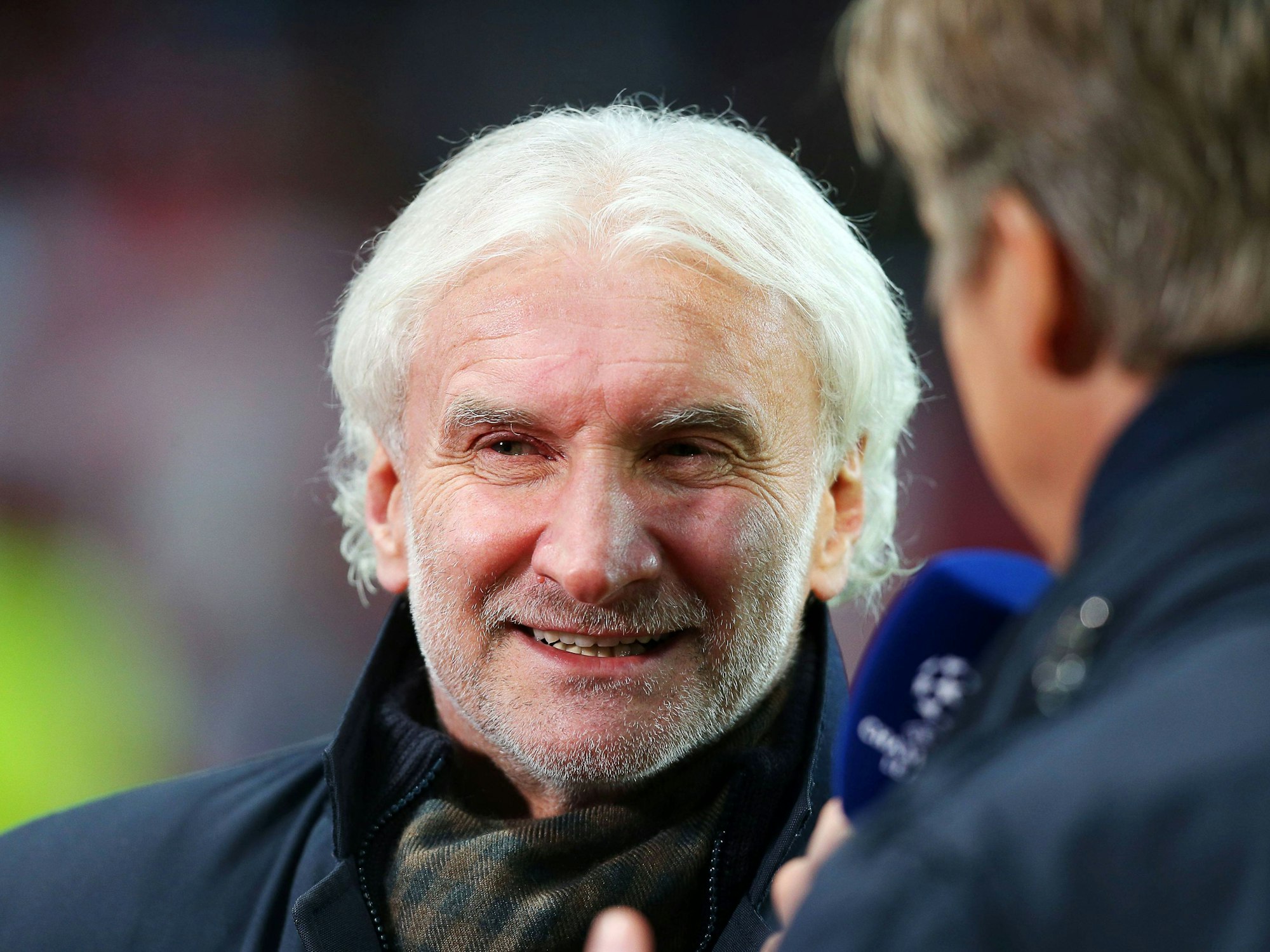 Rudi Völler im Interview beim Champions League Spiel.