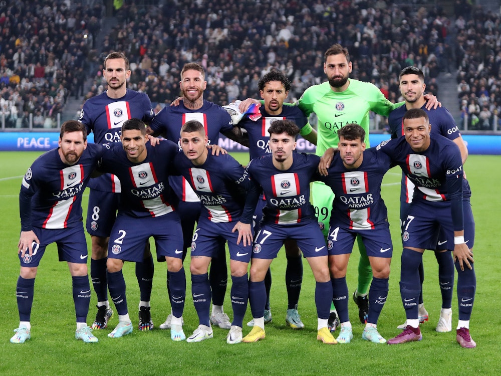Ein Teamfoto von Paris Saint-Germain vor einem Spiel.
