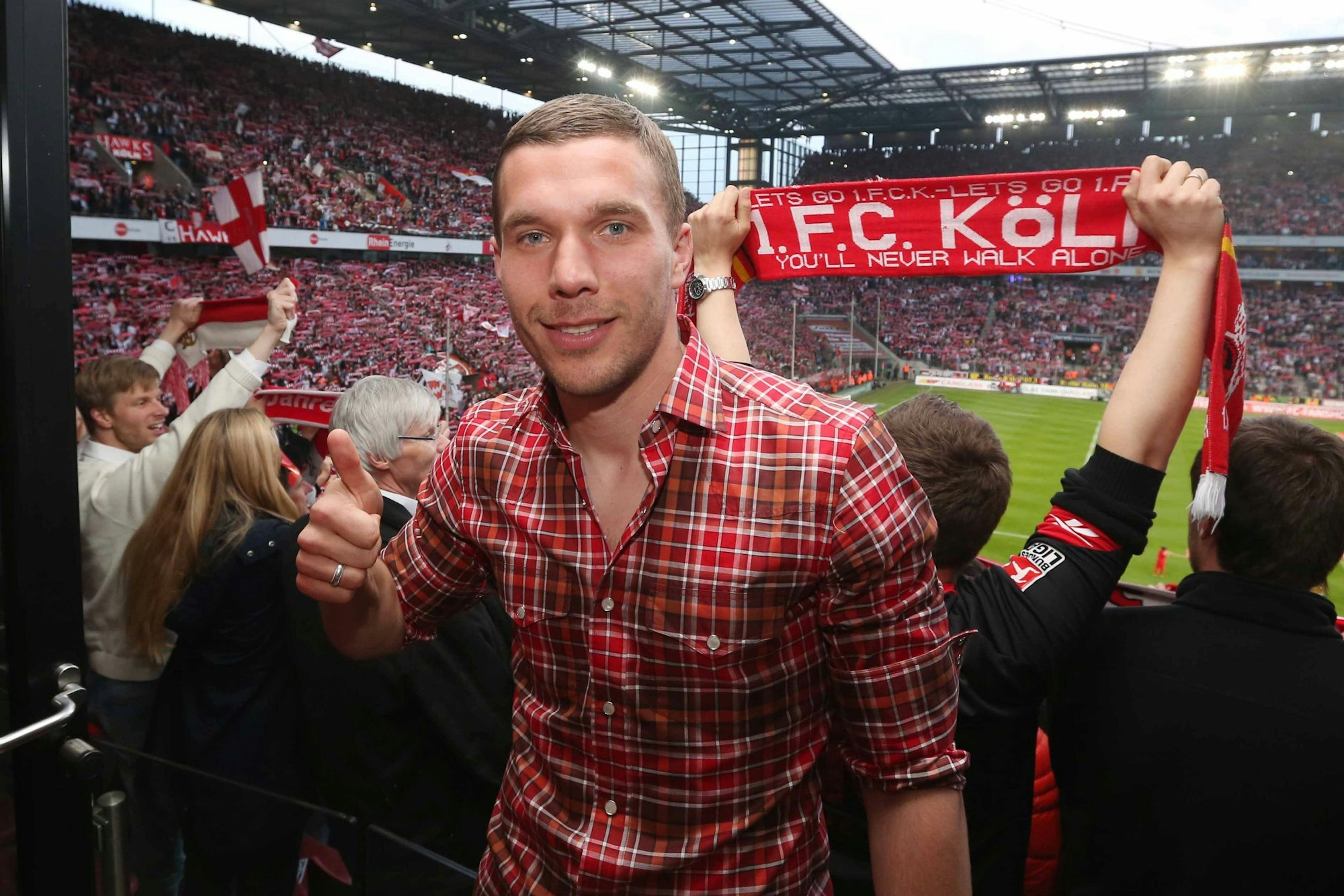 Lukas Podolski ist zu Gast bei einem Heimspiel des 1. FC Köln.