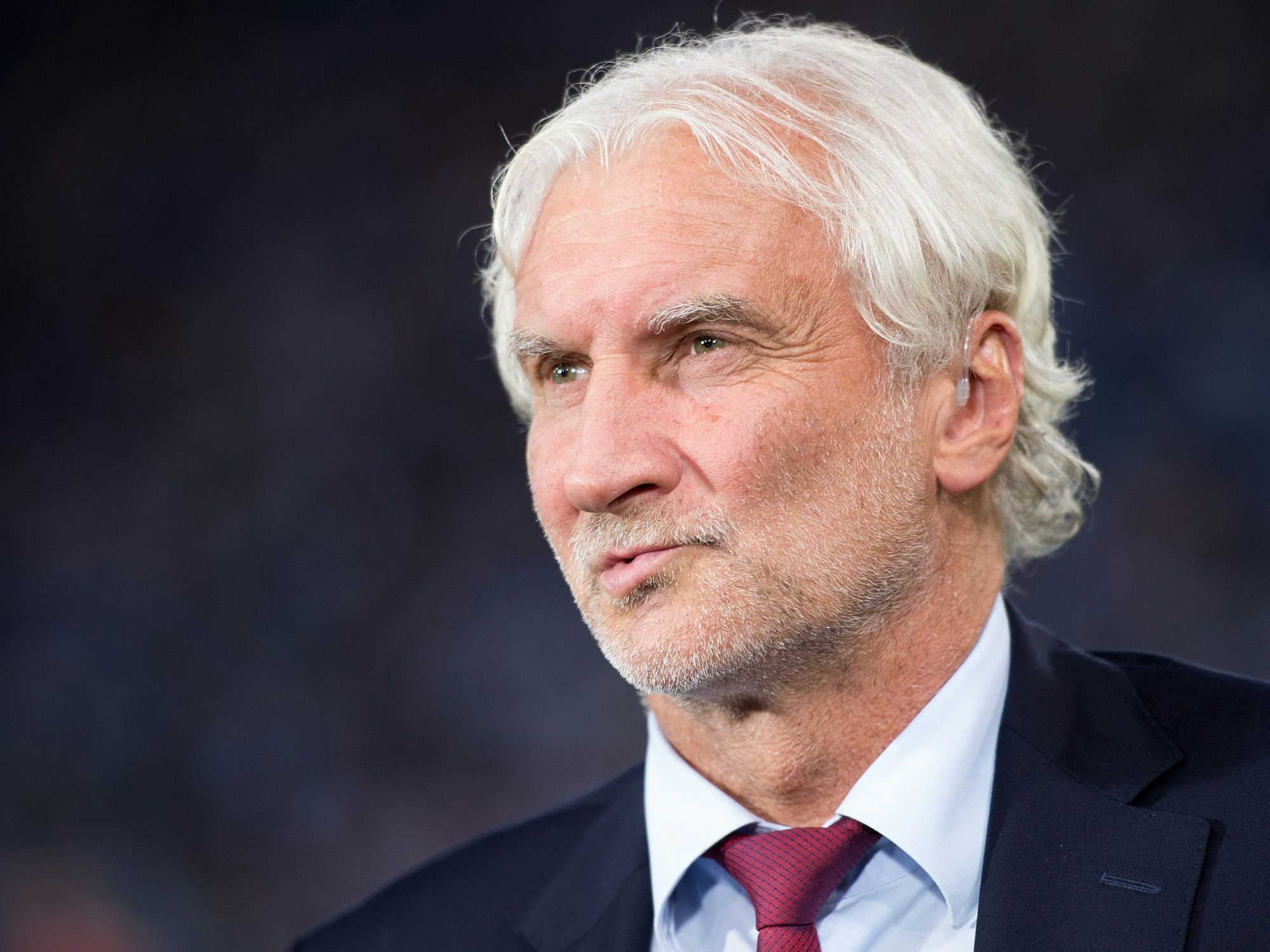 Vor dem Champions-League-Spiel gegen Lazio Rom steht Leverkusens Sportdirektor im Olympiastadion.