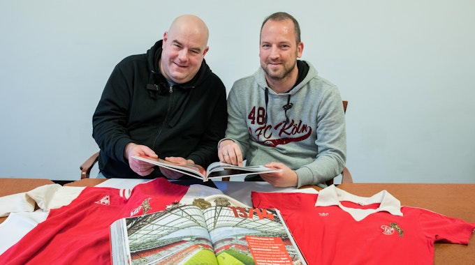 08.02.2023, Köln: Interview mit den FC-Archivaren (v.l.n.r.) Dirk Unschuld und Freddy Latz.

Foto: Michael Bause




