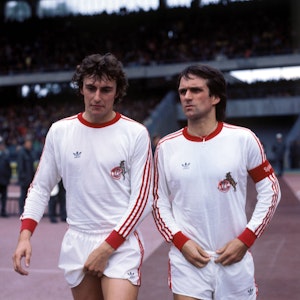 Dieter Müller (li.) und Wolfgang Overath (1. FC Köln).