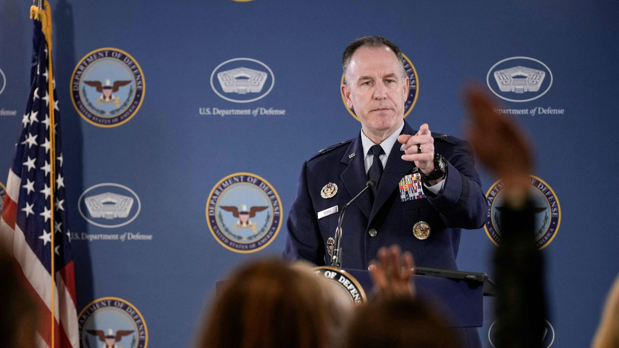 Pentagon-Sprecher Pat Ryder informiert über den erneuten Abschuss eines „Flugobjekts“.