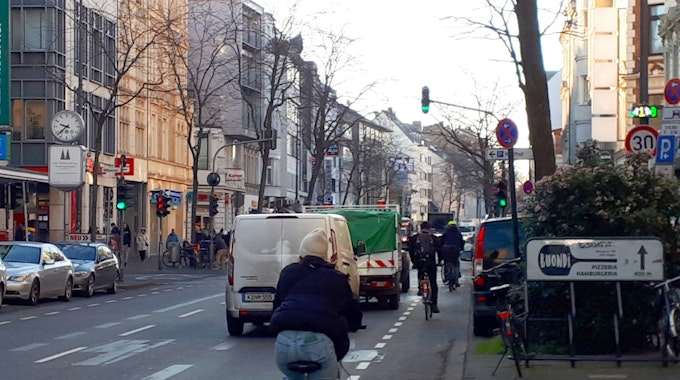 Die Fahrbahn zwischen der Blücherstraße und Nelkenstraße soll sieben statt wie bislang vorgesehen sechs Meter breit seien.