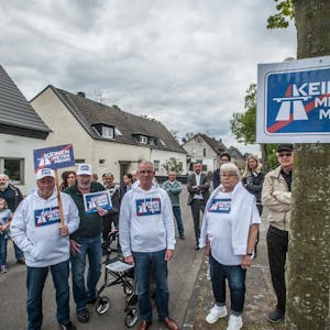 Protest gegen den Autobahnausbau in der Straße Ratherkämp, Schleswig-Holstein-Siedlung.&nbsp;&nbsp;